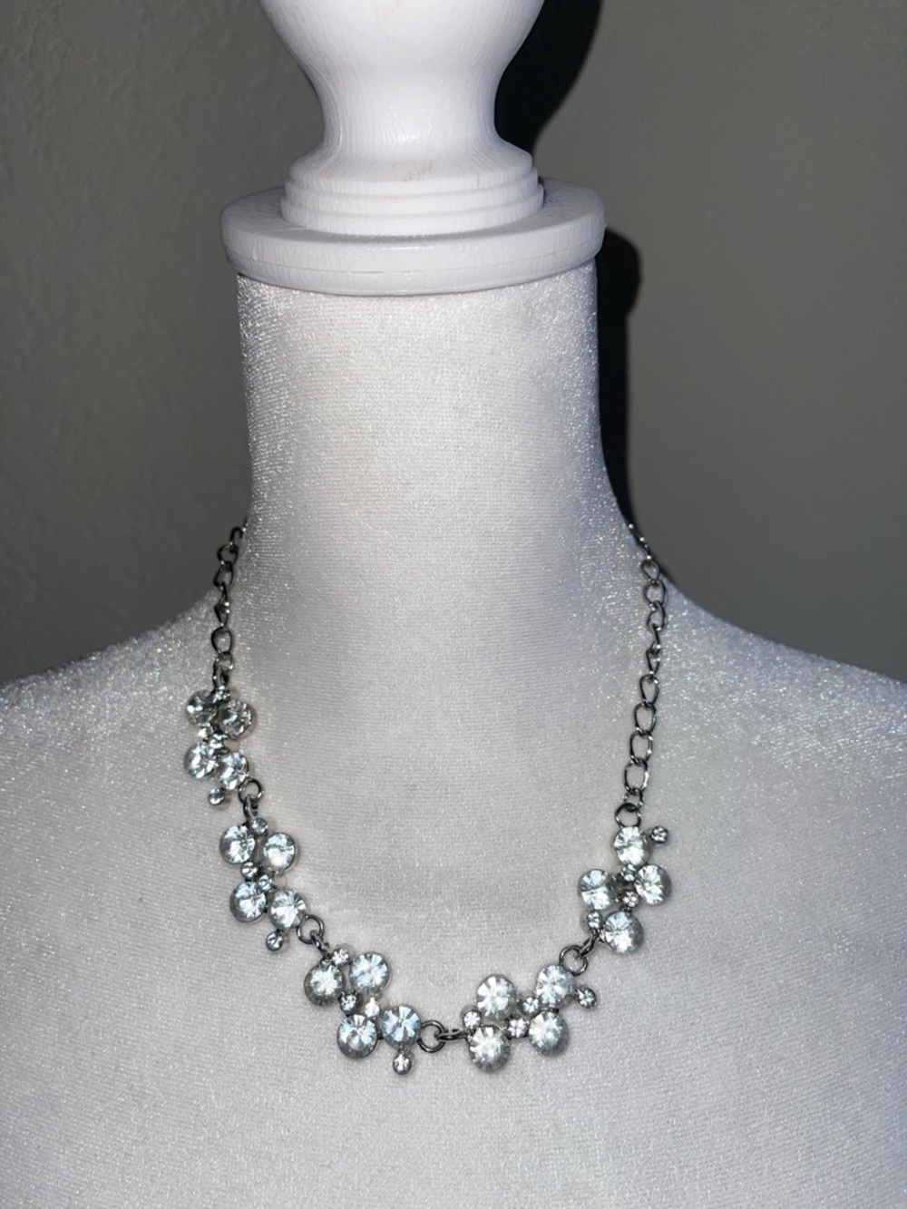 paparazzi Silver Crystal Floral Necklace